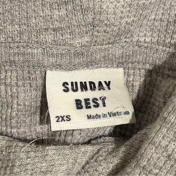 Aritzia - Sunday Best Cropped Waffle Hoodie - Picture 2 of 4
